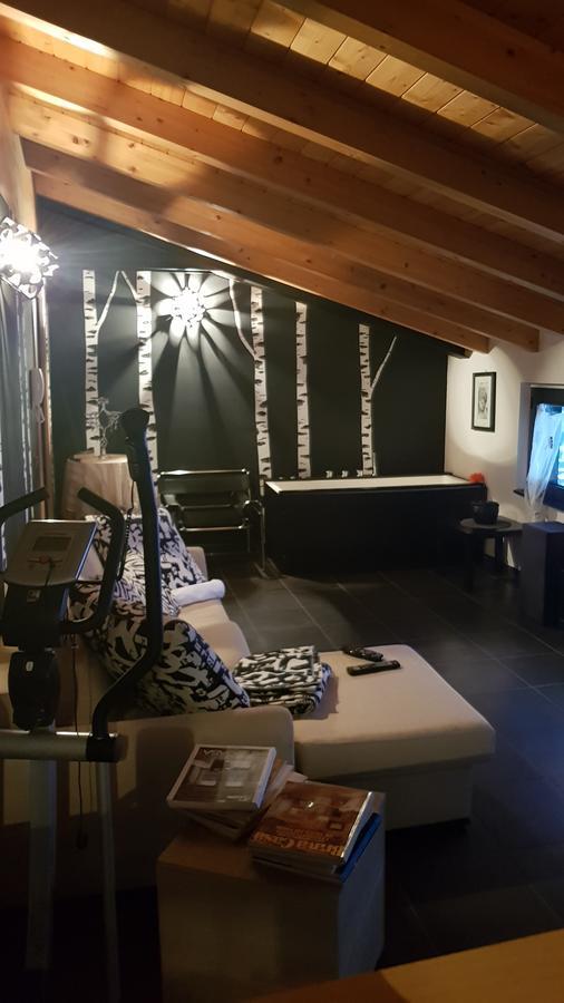 B&B Benessere La Casa Nera Breno Luaran gambar